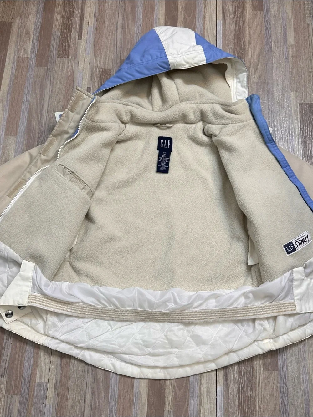 GAP Kids Colorblock Hooded Ski Jacket in Beige, Cream & Light Blue Youth XS (4)